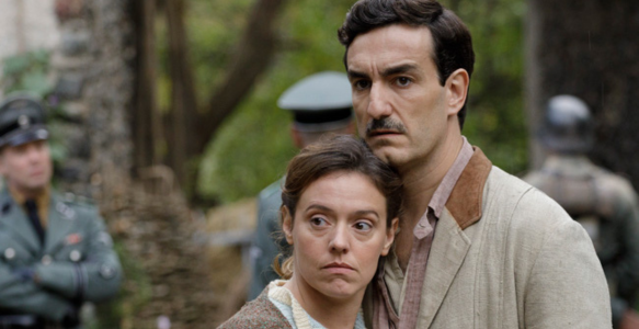 ‘FRONTERA’ de Judith Colell. Un thriller histórico protagonizado por Miki Esparbé,  Maria Rodríguez Soto, Asier Etxeandía, Bruna Cusí y Jordi Sánchez  que se estrenará el 12 de diciembre en cines